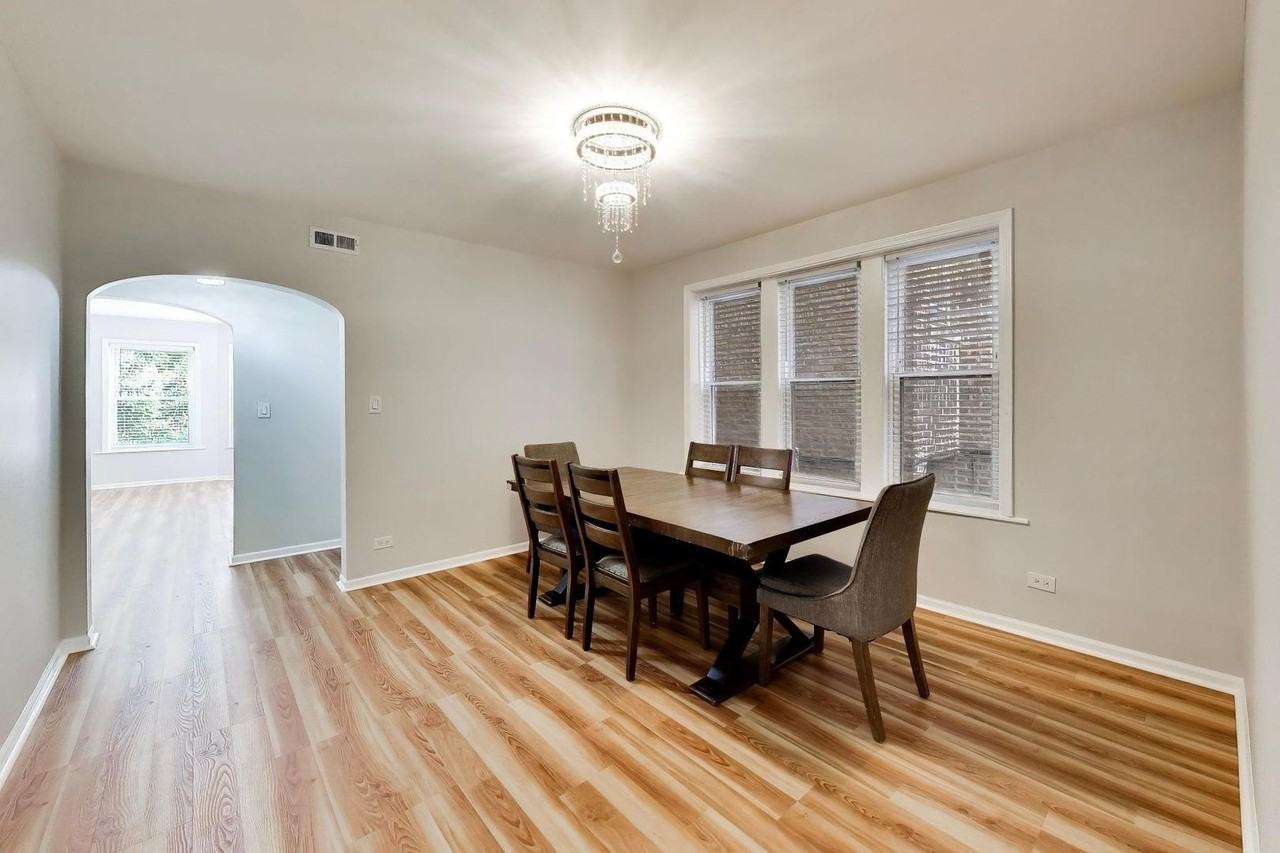 5418 N Artesian Ave #1 - Photo 7 of 22