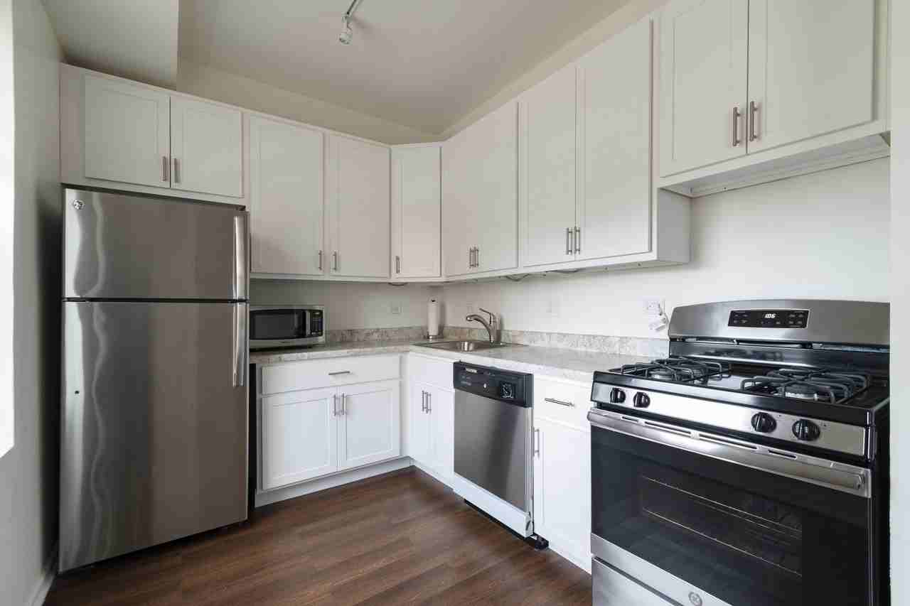 3751 N Halsted St #315 - Photo 3 of 8