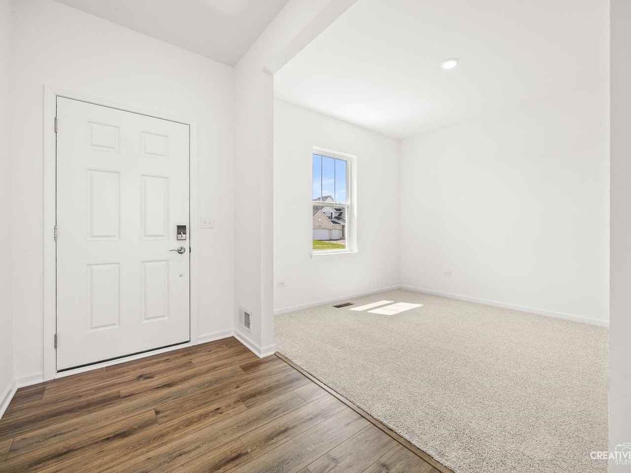 385 Danforth Dr - Photo 3 of 24
