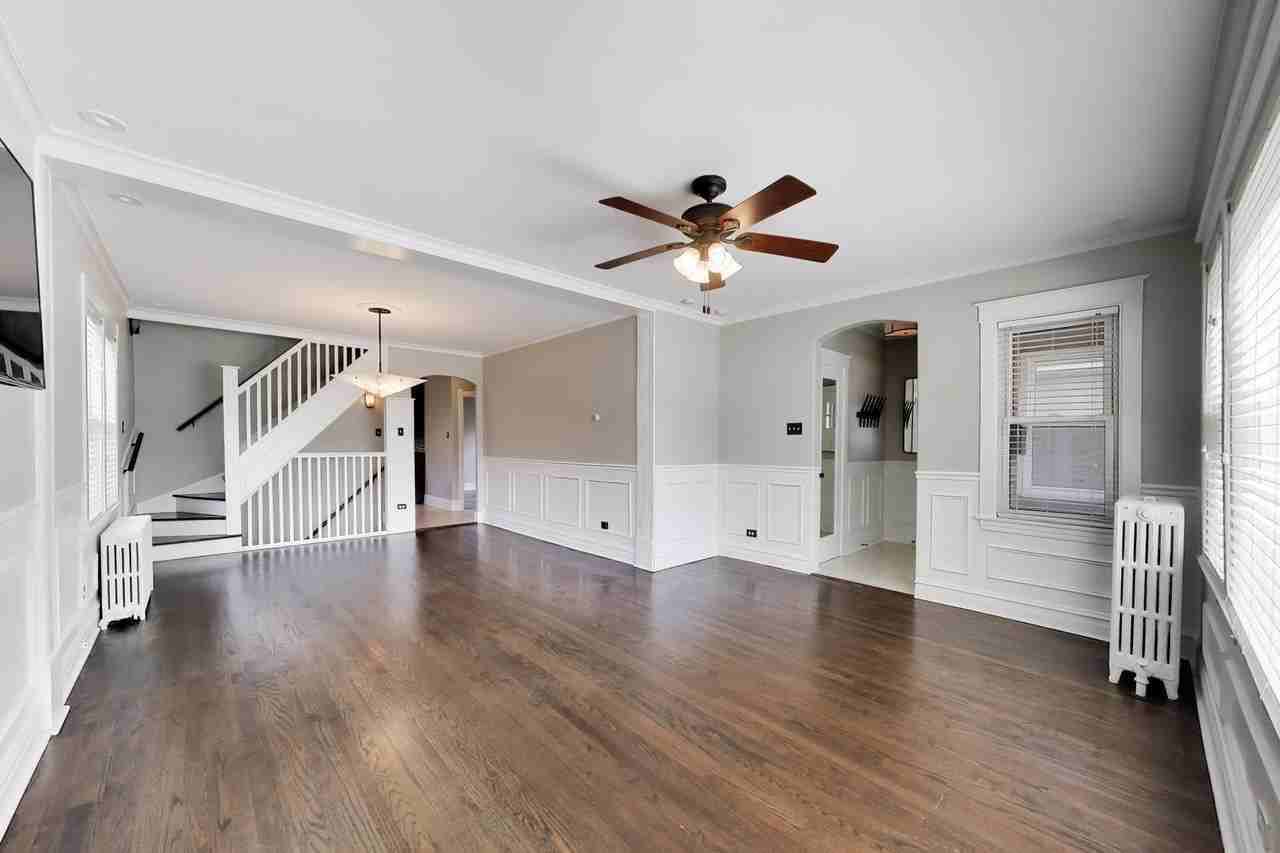 7922 W Elmgrove Dr - Photo 5 of 47