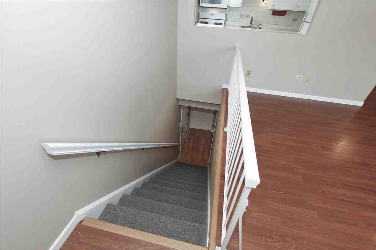 1063 Hampton Hbr #1063 - Photo 3 of 24