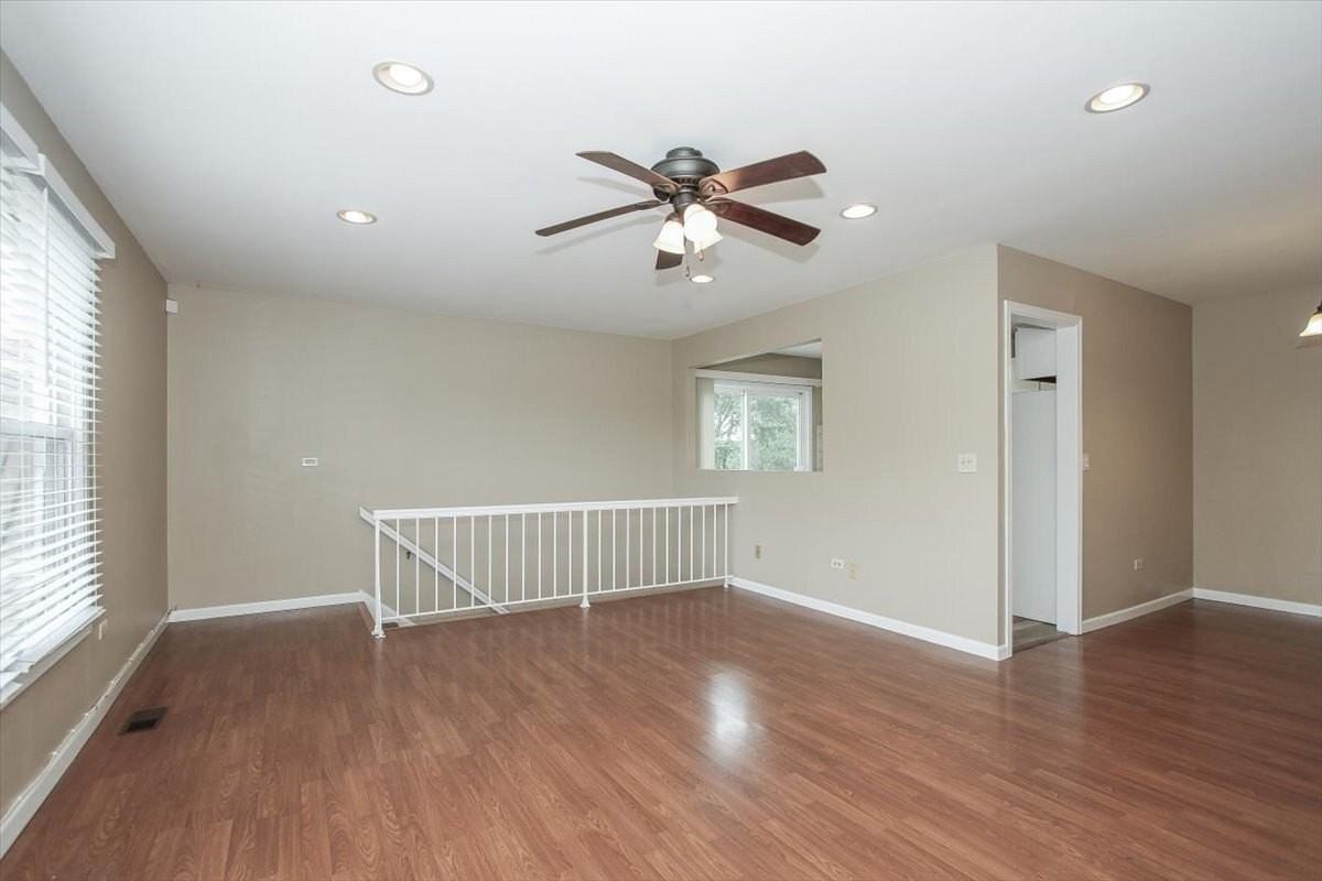 1063 Hampton Hbr #1063 - Photo 5 of 24