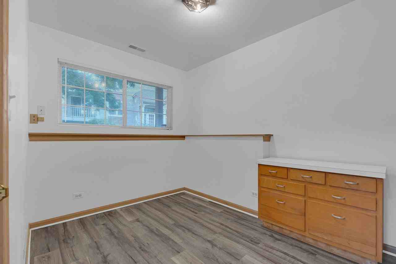 1651 Apple Tree Ln - Photo 4 of 19