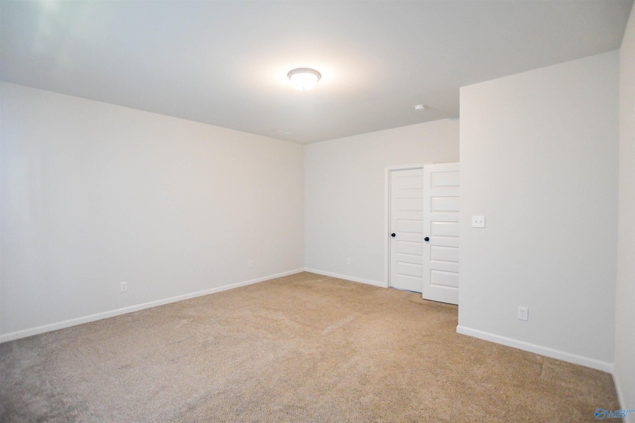 163 Kingswood Dr - Photo 7 of 18