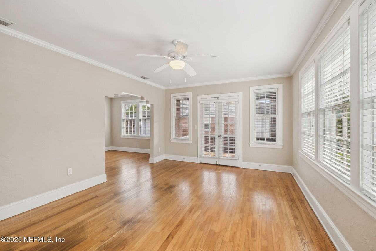 2822 Herschel St - Photo 3 of 19