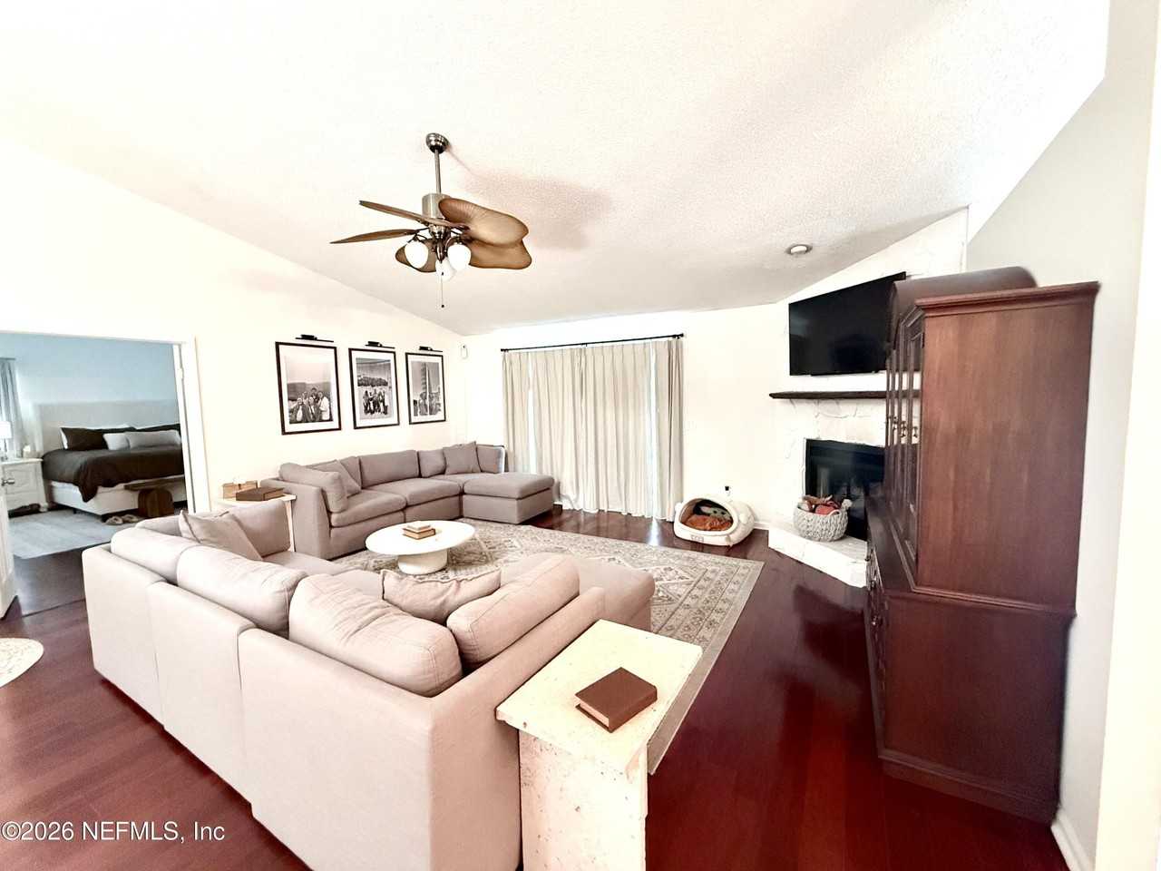 8524 Bitterwood Ct - Photo 3 of 16