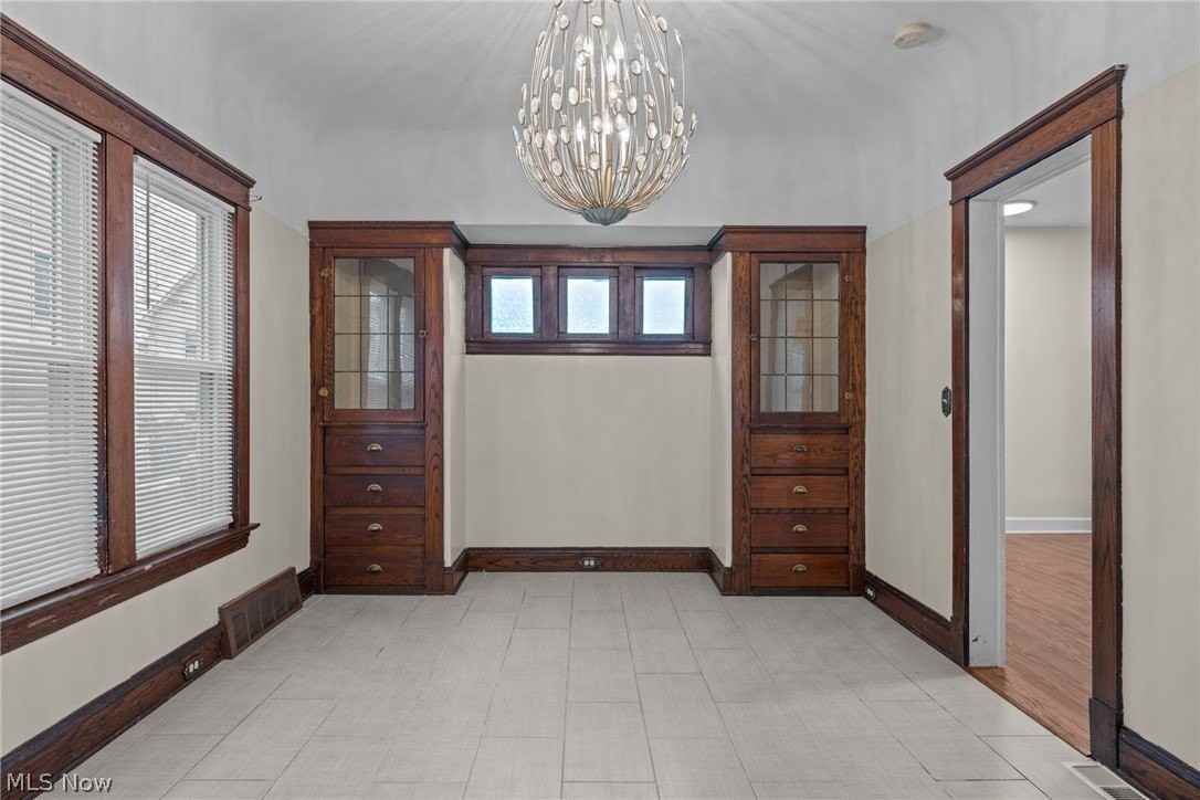 2052 W 89th St - Photo 7 of 23