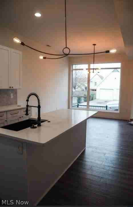 2476 Thurman Ave - Photo 3 of 19