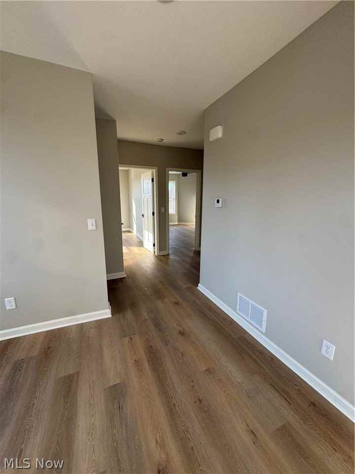 694 Erie St - Photo 3 of 5