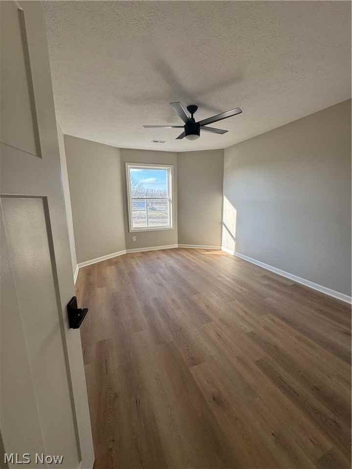 694 Erie St - Photo 5 of 5