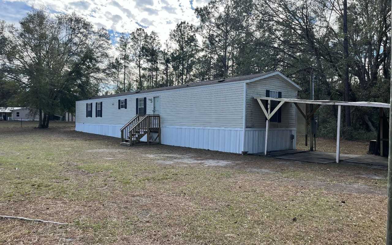 1635 177th Rd - Photo 2 of 13