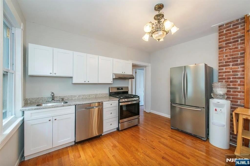 157 Walnut St #2 - Photo 4 of 12