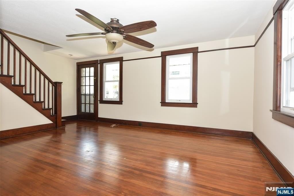 36 Hines Ave - Photo 5 of 41