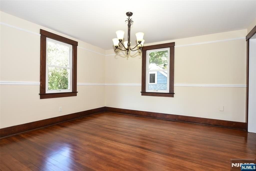 36 Hines Ave - Photo 7 of 41