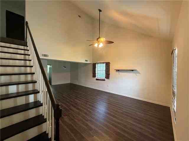 518 Bradford Dr - Photo 2 of 12