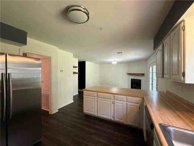 518 Bradford Dr - Photo 3 of 12