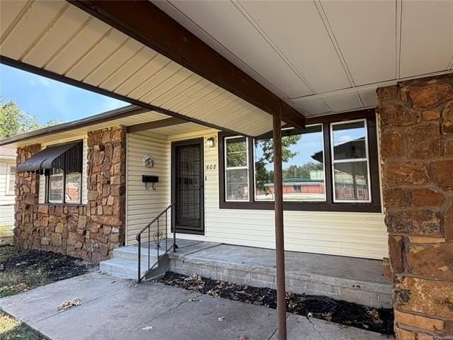 608 Se 6th St - Photo 2 of 28