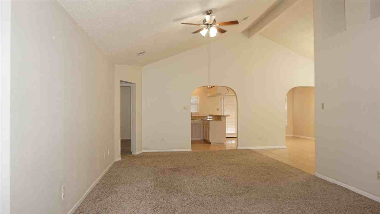 10217 Cool Spring Dr - Photo 2 of 23