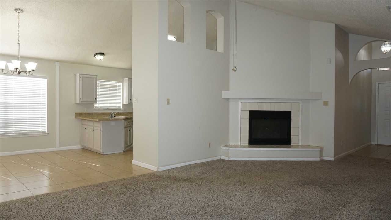 10217 Cool Spring Dr - Photo 3 of 23