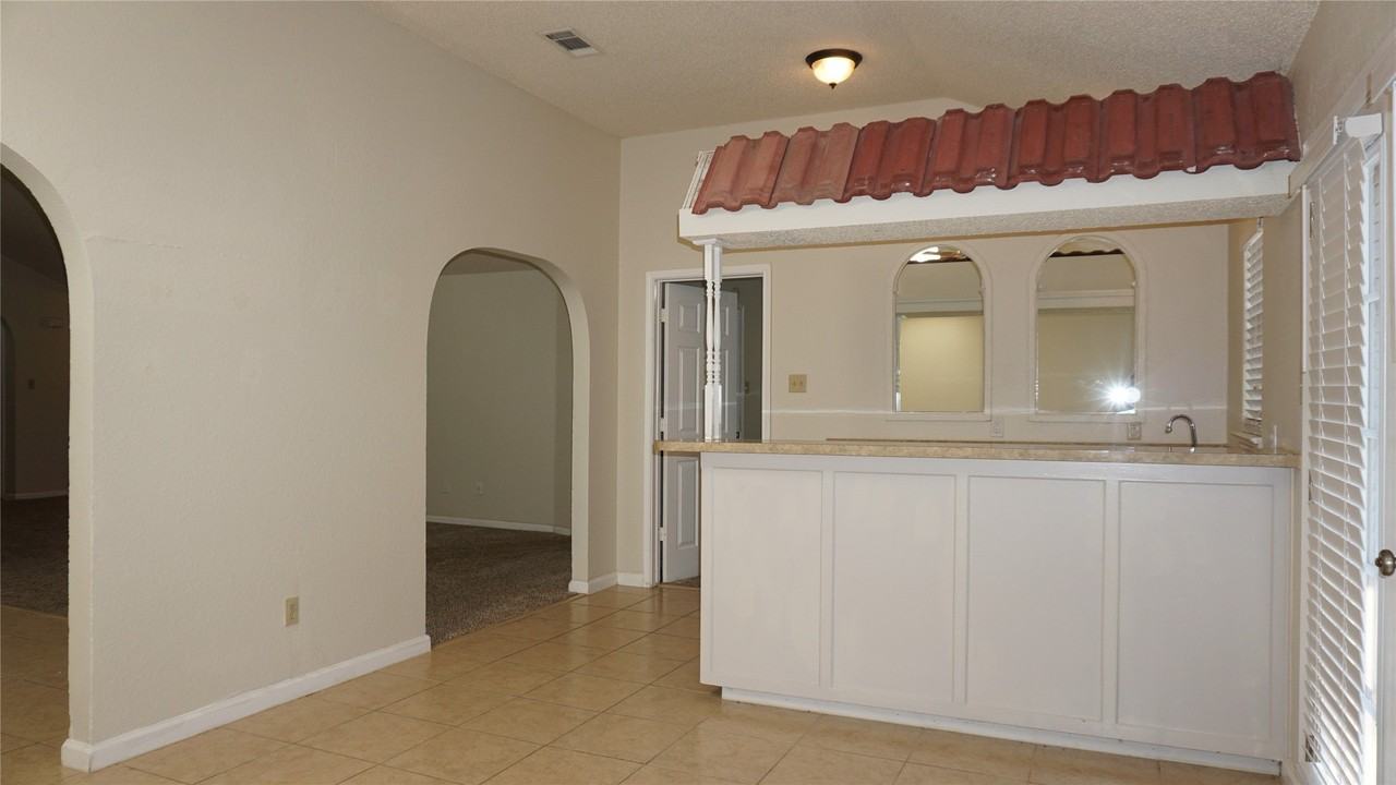 10217 Cool Spring Dr - Photo 7 of 23