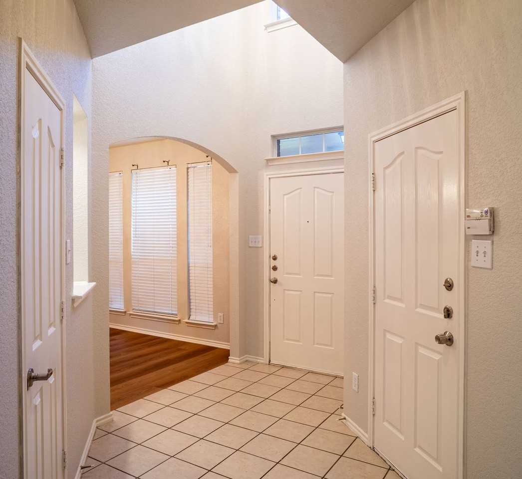 6100 Horse Trap Dr - Photo 3 of 23