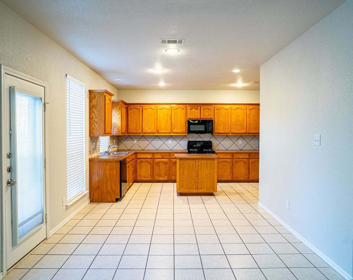 6100 Horse Trap Dr - Photo 7 of 23