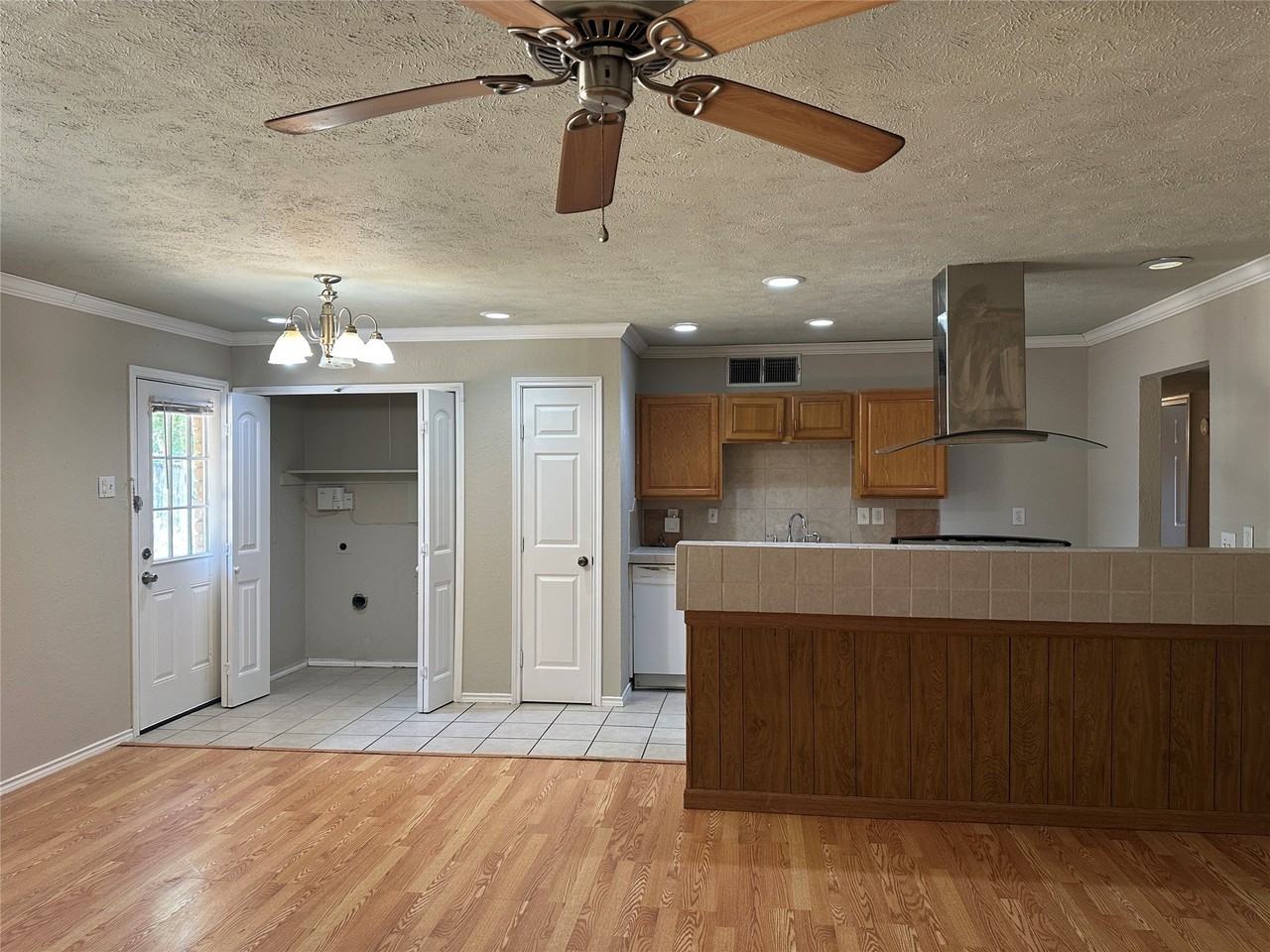 563 Oldbridge Dr - Photo 5 of 32
