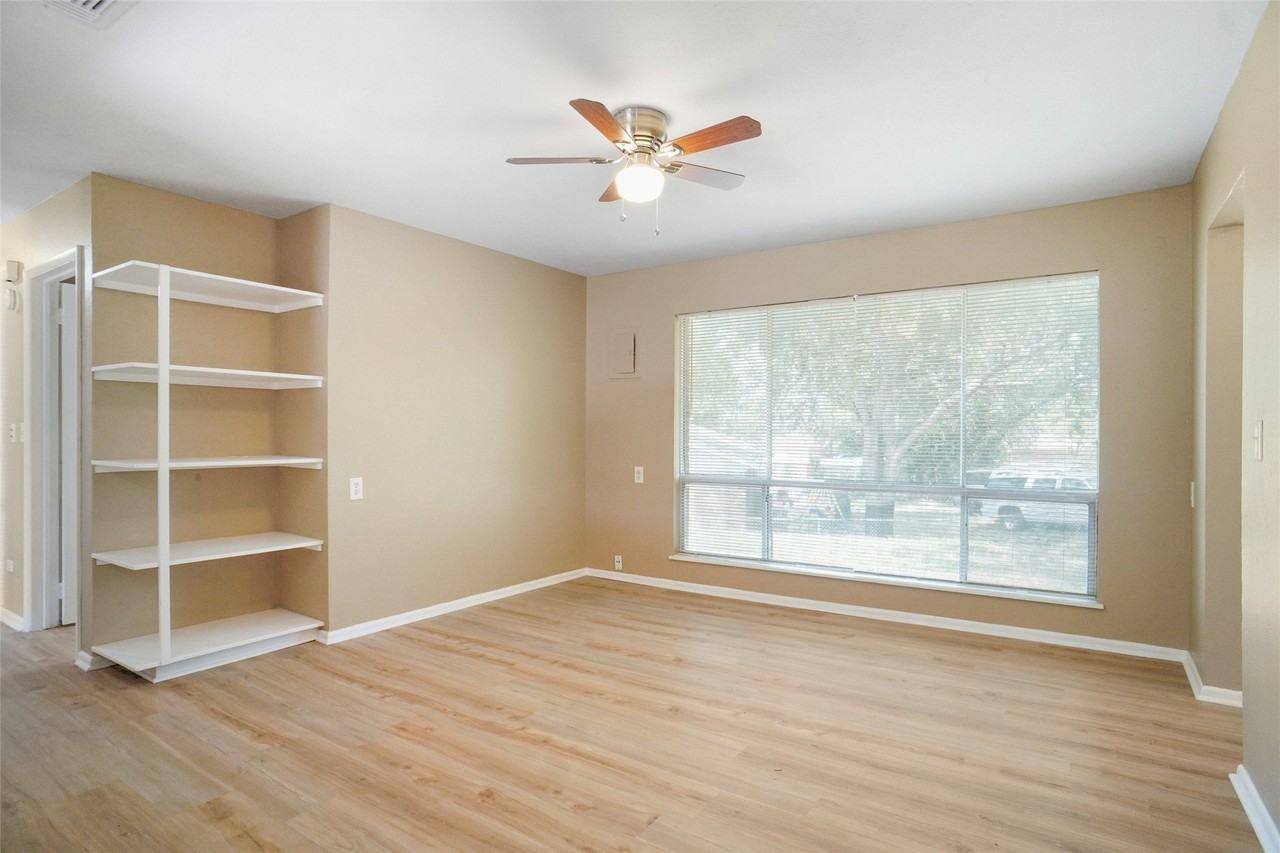 4801 Bellcrest Ct - Photo 3 of 17