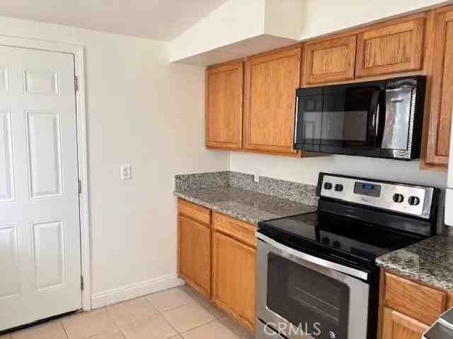 8124 Peach Avenue - Photo 4 of 13