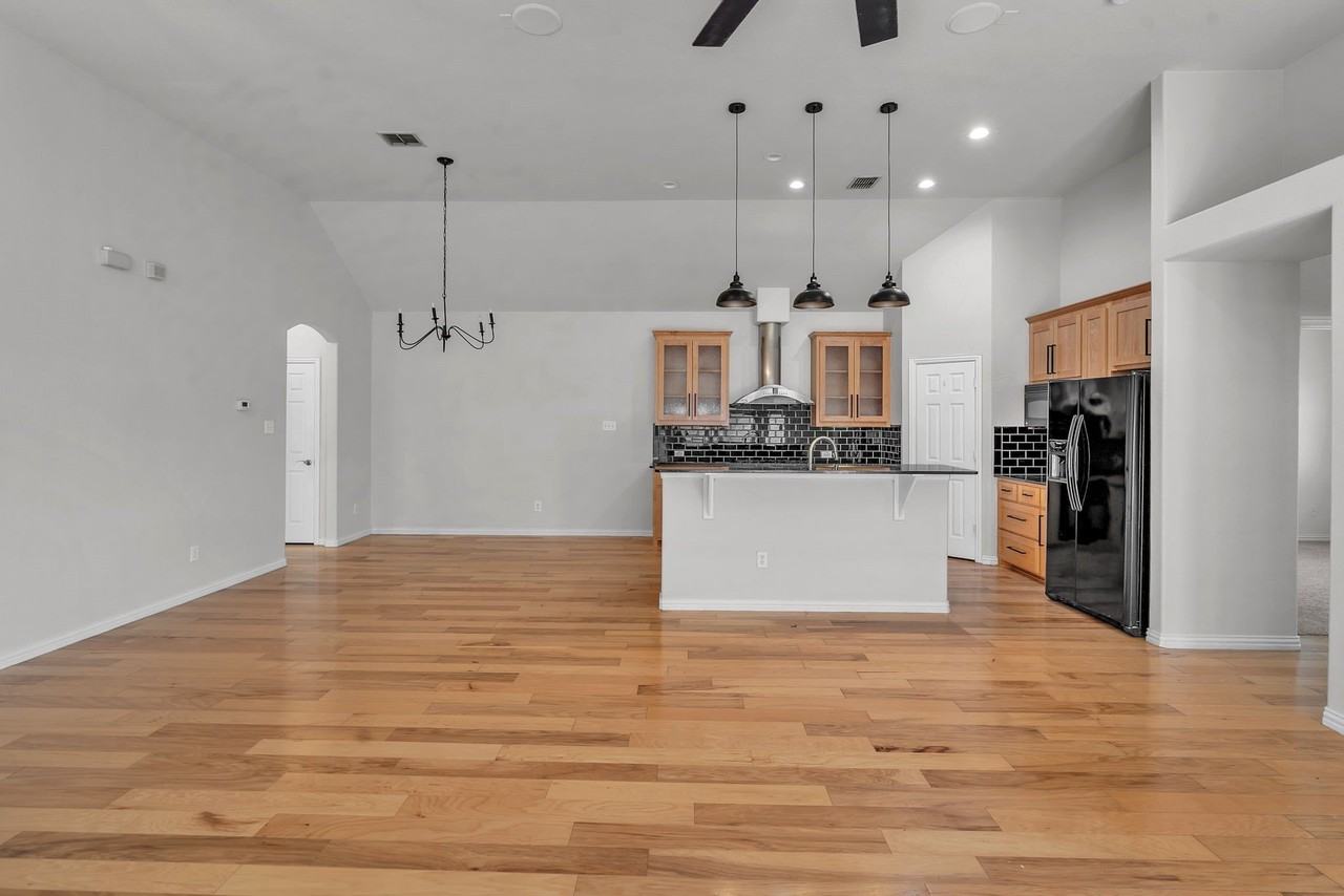 9129 Cottonwood Village Dr - Photo 3 of 18