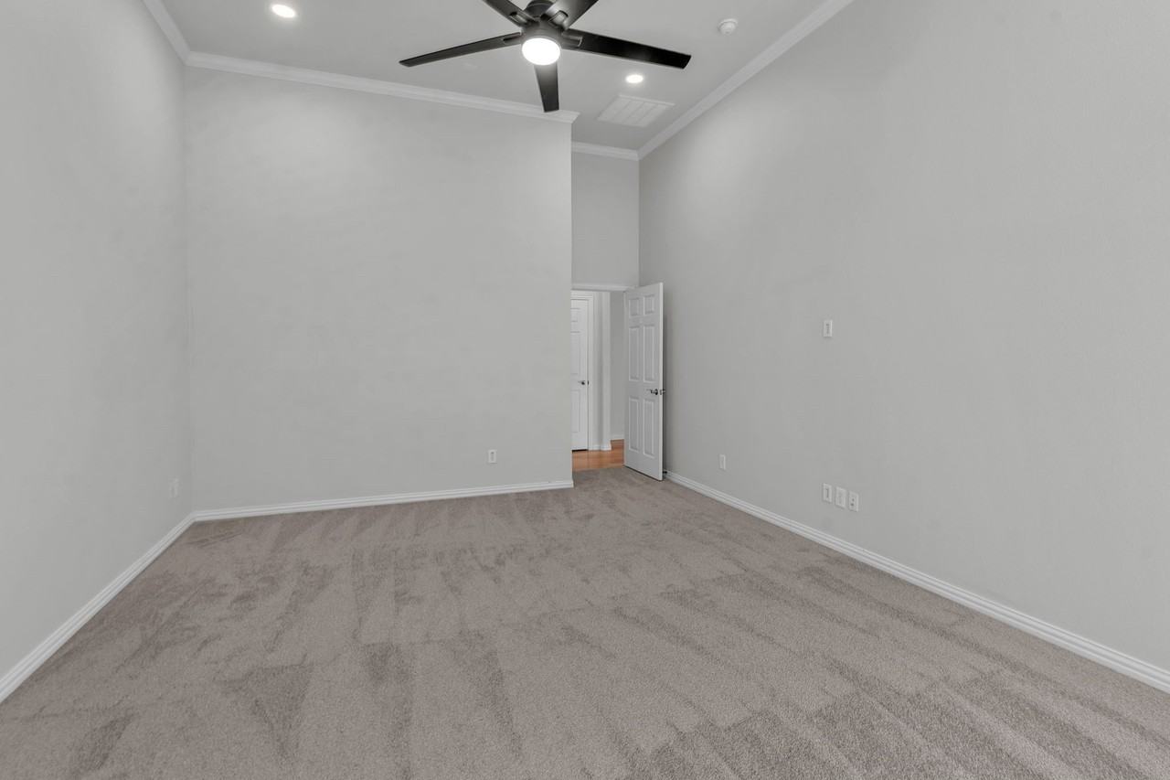 9129 Cottonwood Village Dr - Photo 7 of 18