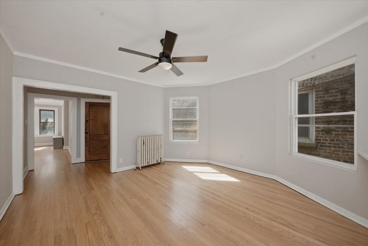 5742 N Rockwell St #2 - Photo 4 of 15