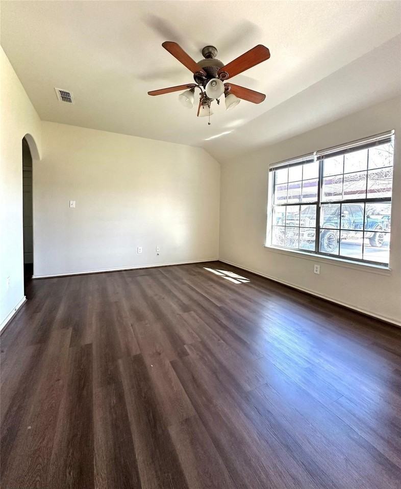 130 Sunburst Ct #132 - Photo 4 of 20