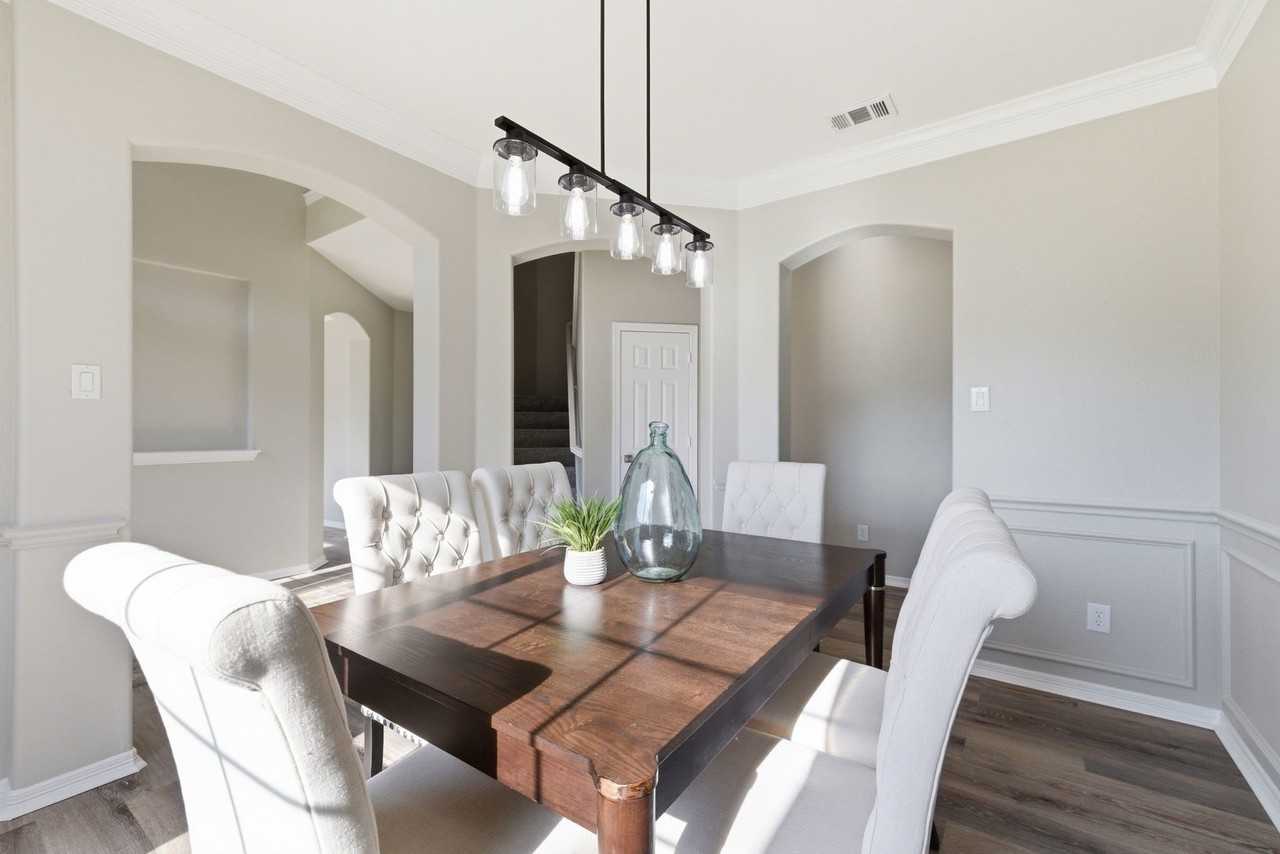 7000 Winthorp Dr - Photo 5 of 40