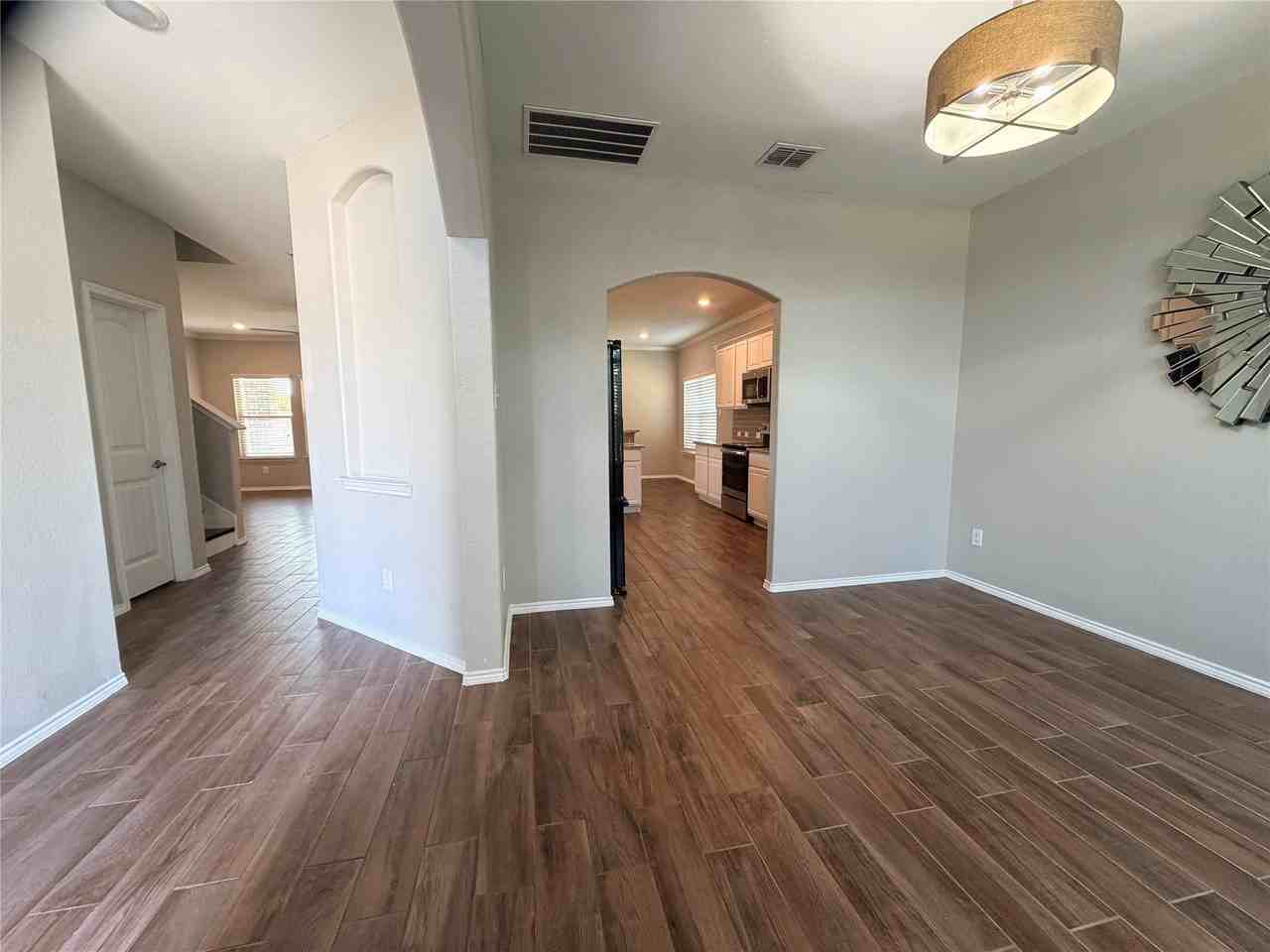 4103 Portrush Dr - Photo 7 of 26