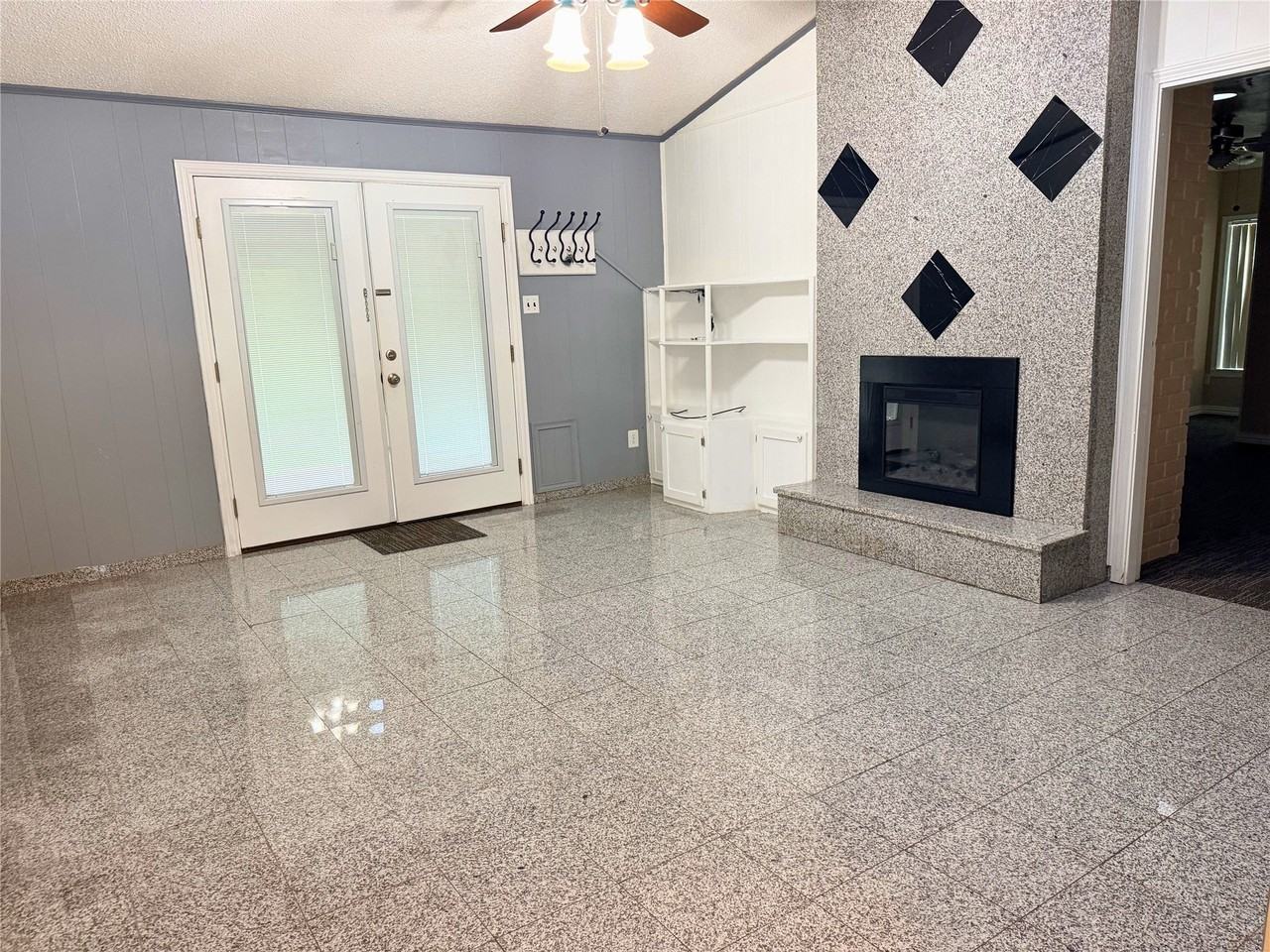 1226 Linkwood Ln - Photo 2 of 19