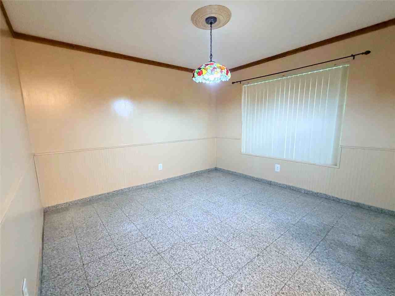 1226 Linkwood Ln - Photo 4 of 19