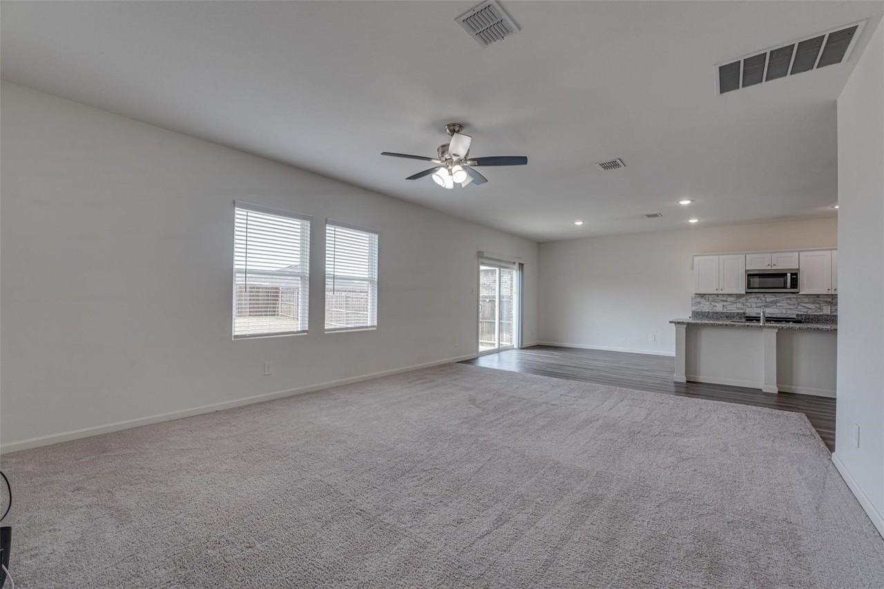 767 Camden Dr - Photo 4 of 36