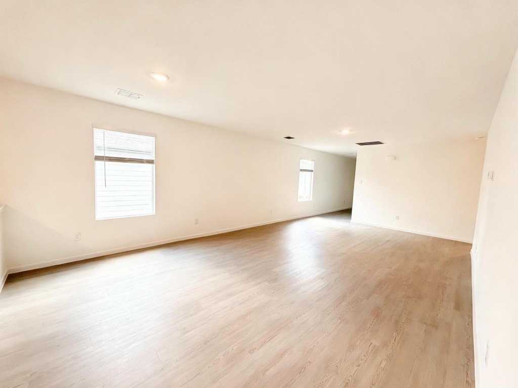 3156 Campeiro Ave - Photo 6 of 23