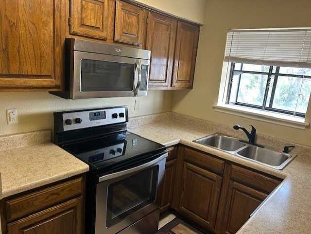 821 W Harwood Rd #B - Photo 5 of 21
