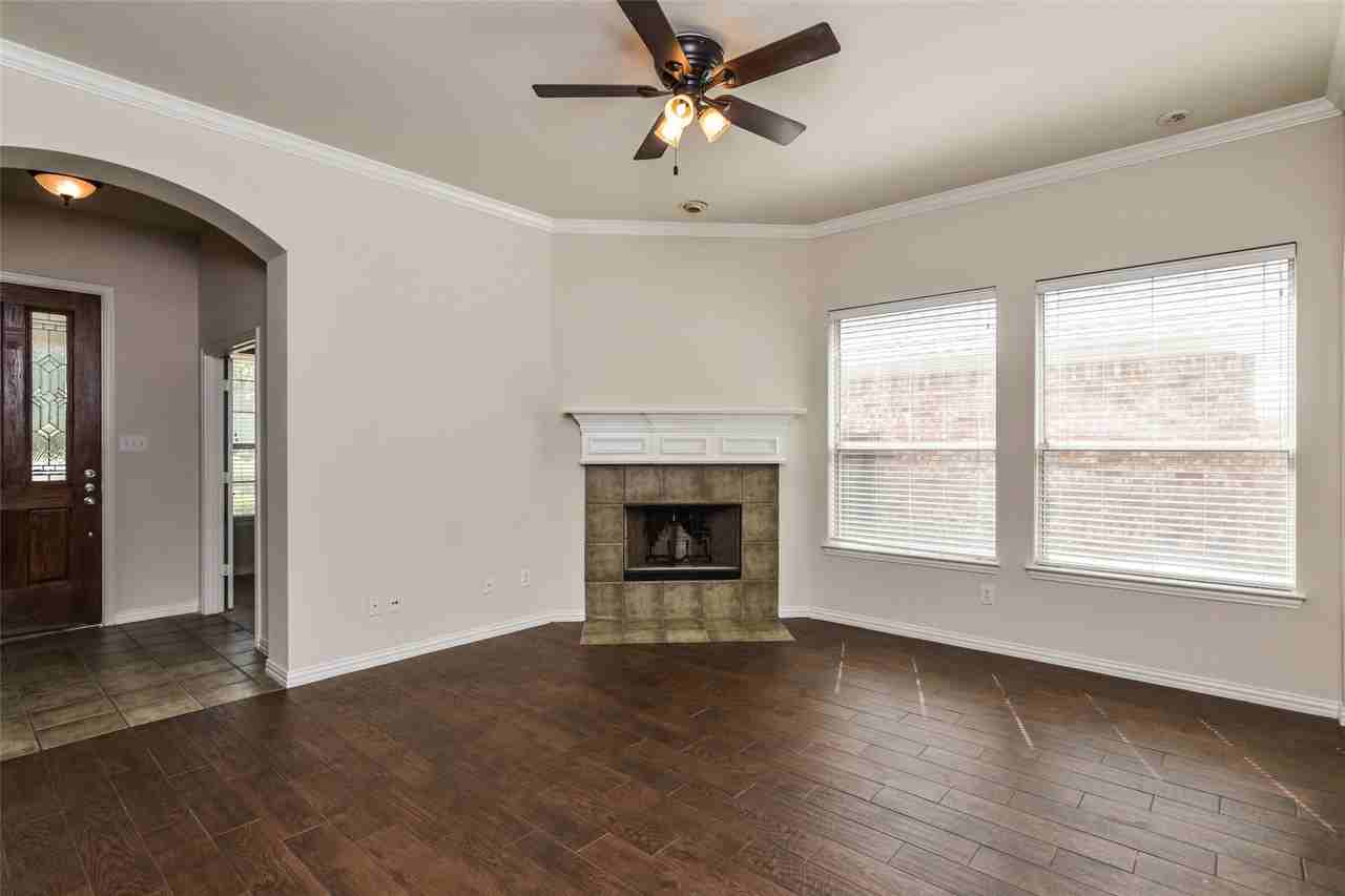 11839 Westlawn Ln - Photo 3 of 20