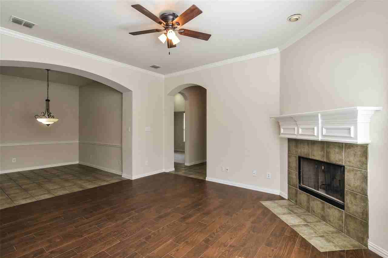 11839 Westlawn Ln - Photo 4 of 20