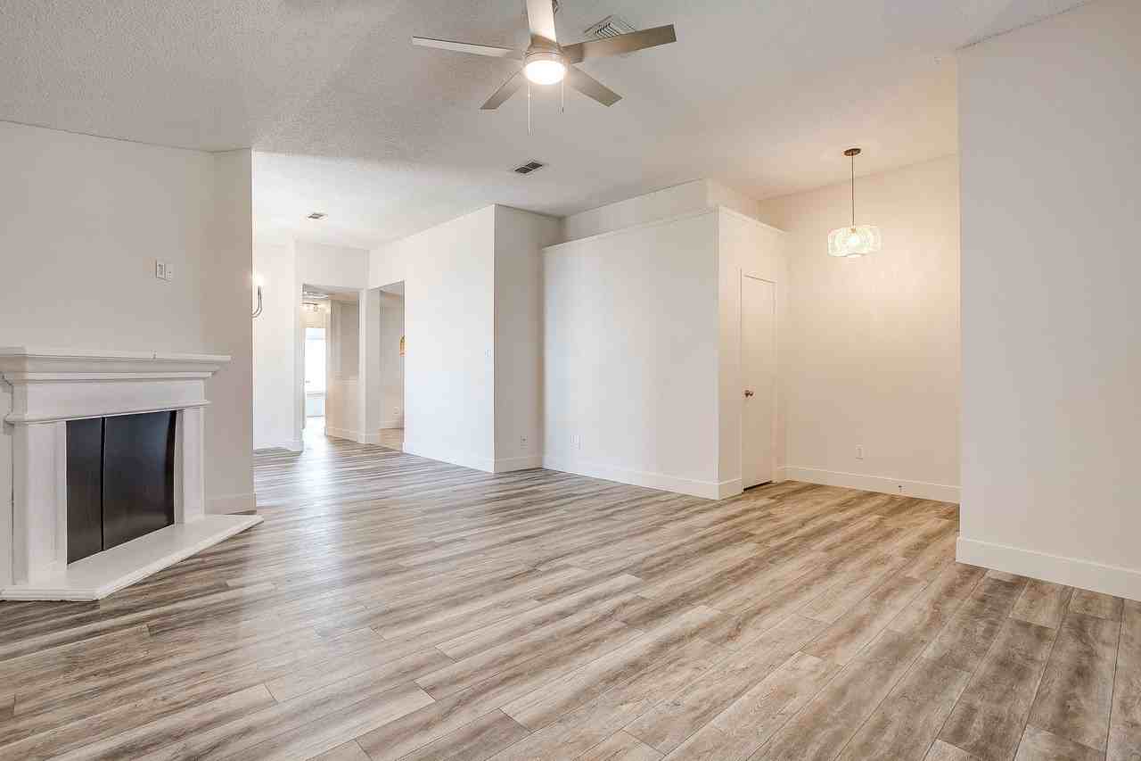 326 Pecos Dr - Photo 4 of 31