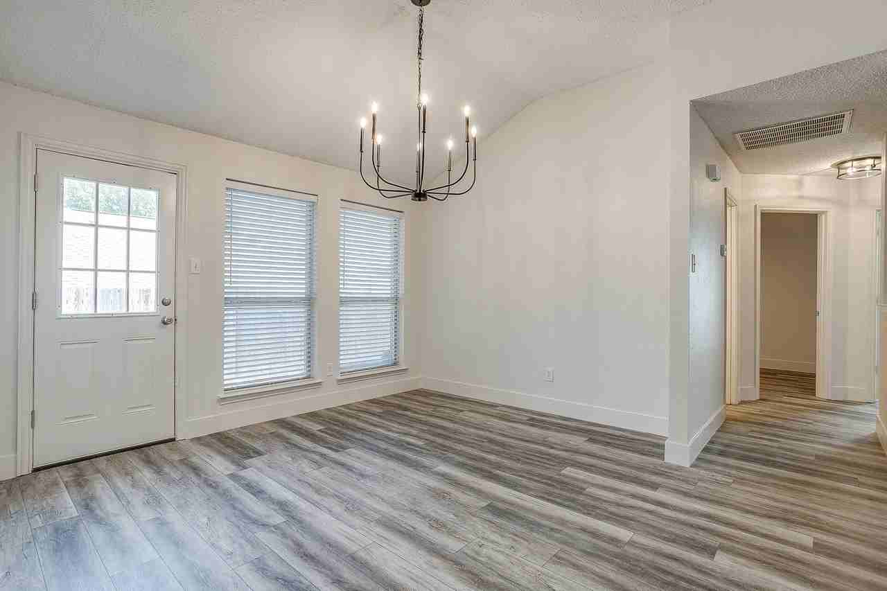 326 Pecos Dr - Photo 5 of 31