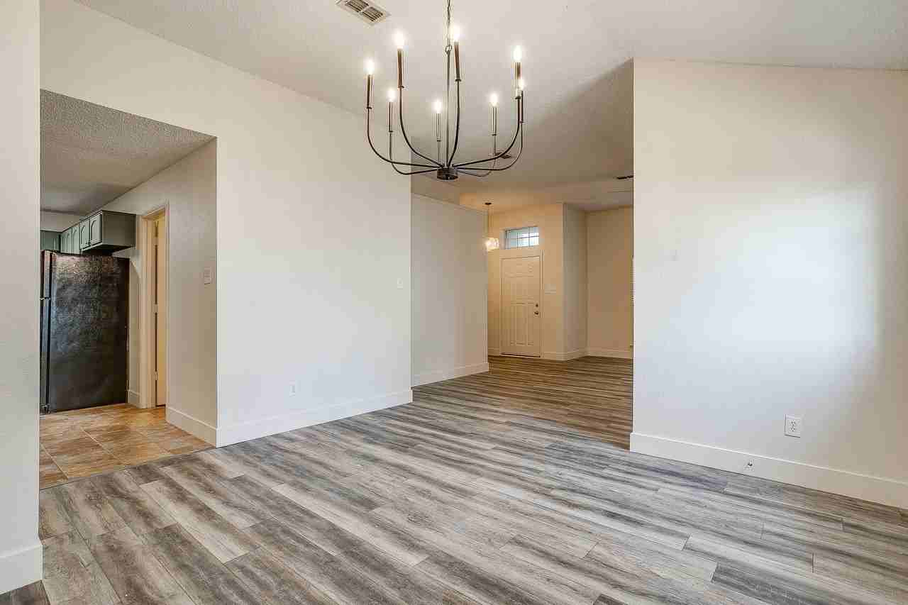 326 Pecos Dr - Photo 7 of 31