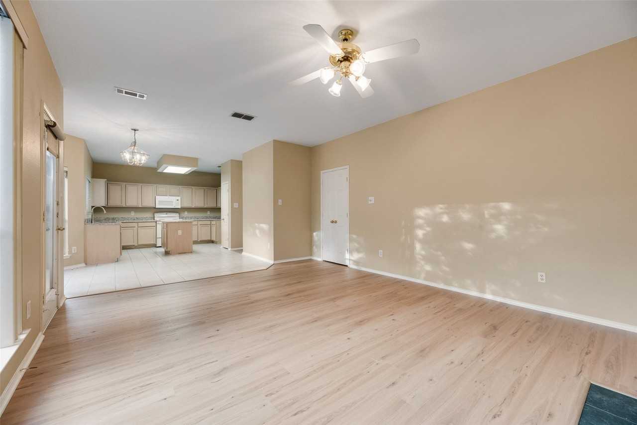 2209 Norwich Pl - Photo 5 of 20
