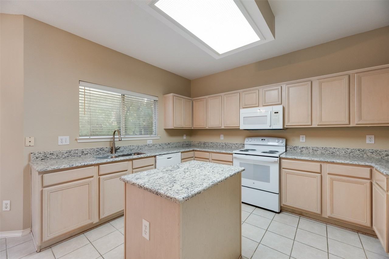 2209 Norwich Pl - Photo 7 of 20