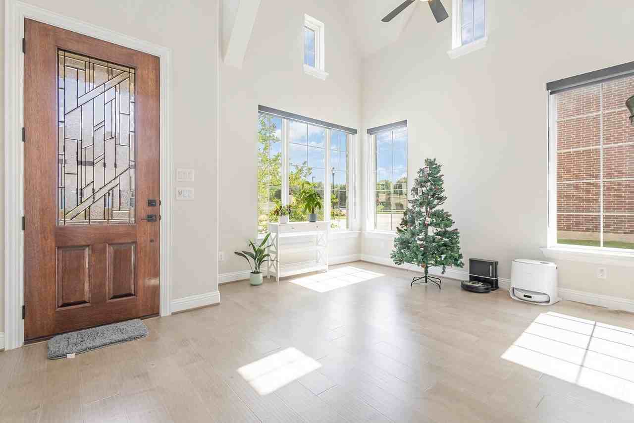 4954 Daybreak Dr - Photo 4 of 39