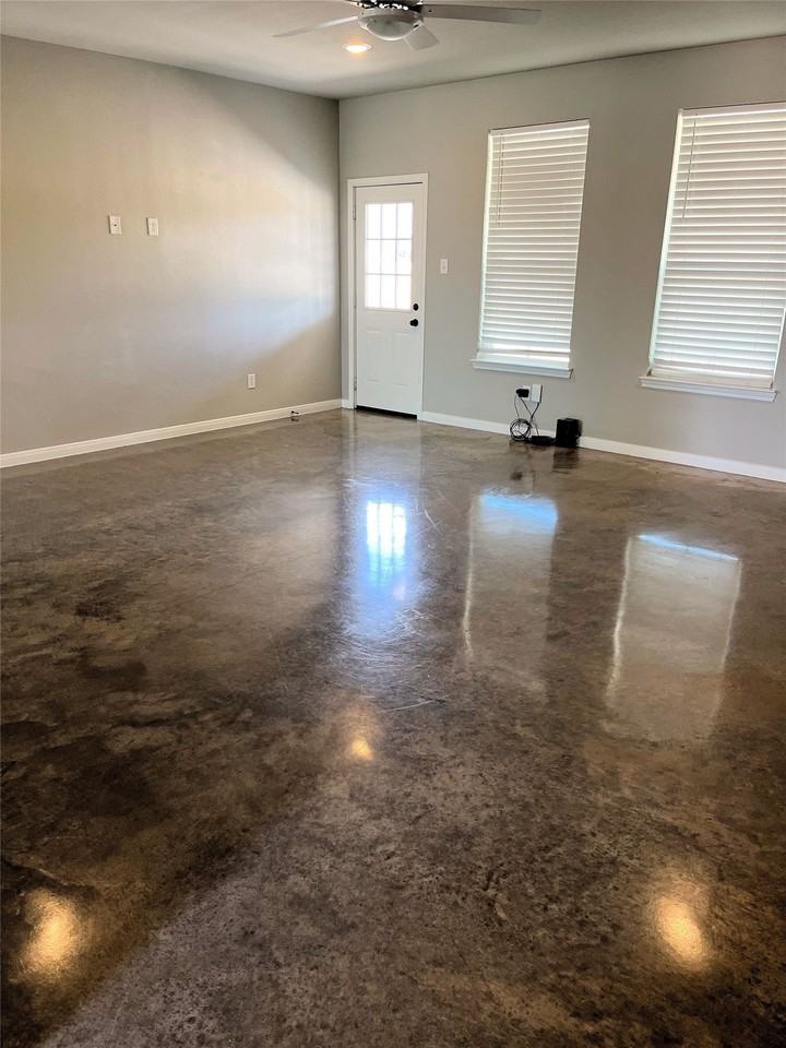 1067 County Road 327a - Photo 2 of 12
