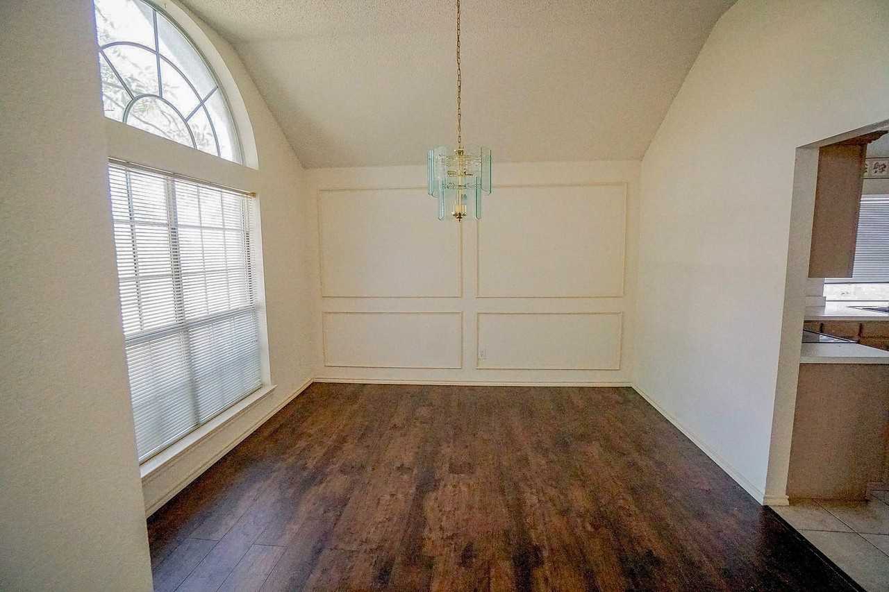 624 Elm Falls Pl - Photo 4 of 13